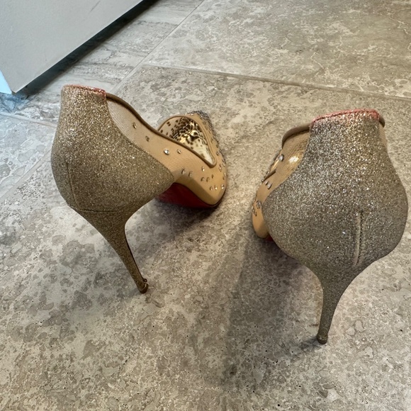 Used Christian Louboutin Pumps - Picture 10 of 12